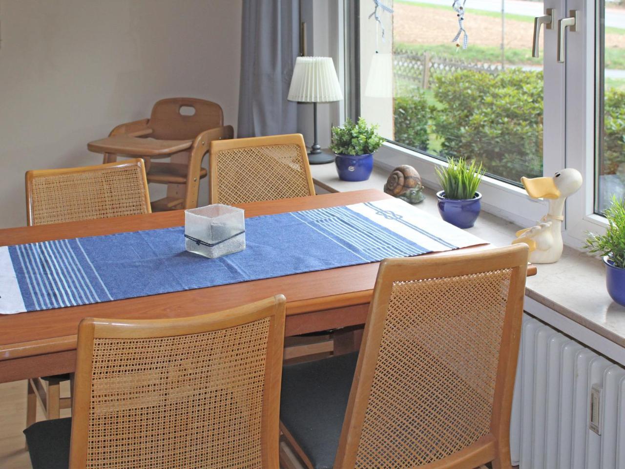 Beautiful Apartment In Bodenwerder With Balcony Exteriör bild
